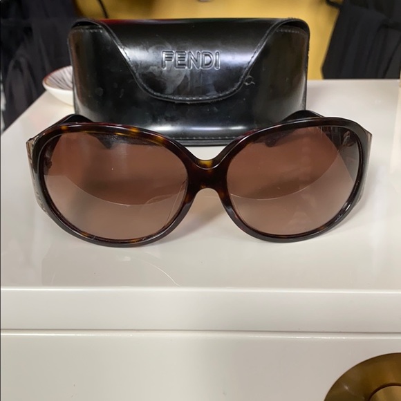 ⛔️S O L D⛔️ Fendi Sunglasses Oversized With Case Fendi | Accessories | S O L D Fendi Sunglasses Oversized  main image 4